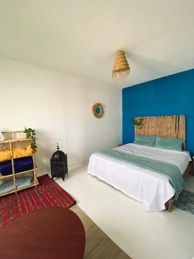 Appartement A Ksar Sghir En Face Du Terminal Passagers De Ferry Port Tanger Med Exterior photo